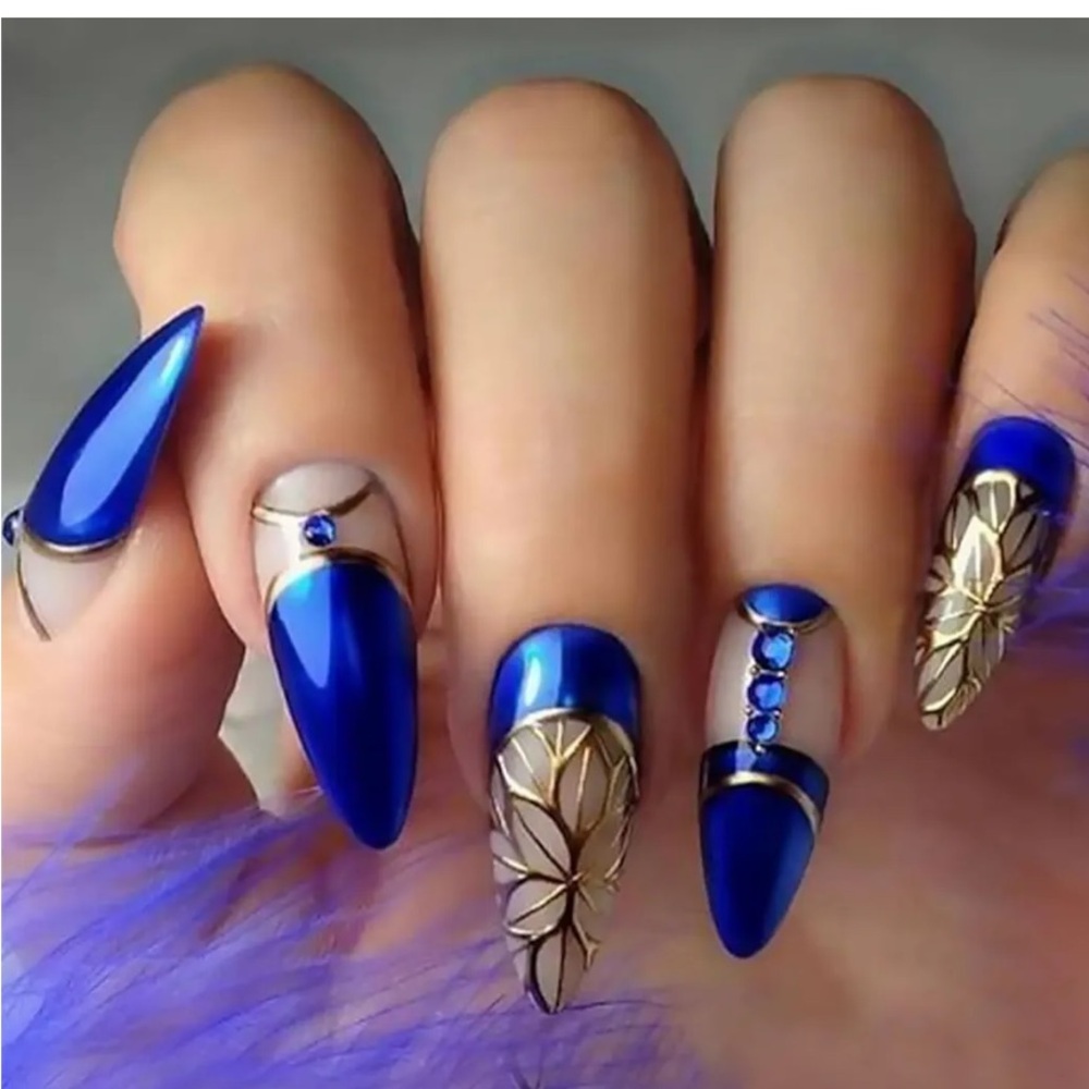 NEW Frozen Golden Flower Stiletto Press-On Nails Set